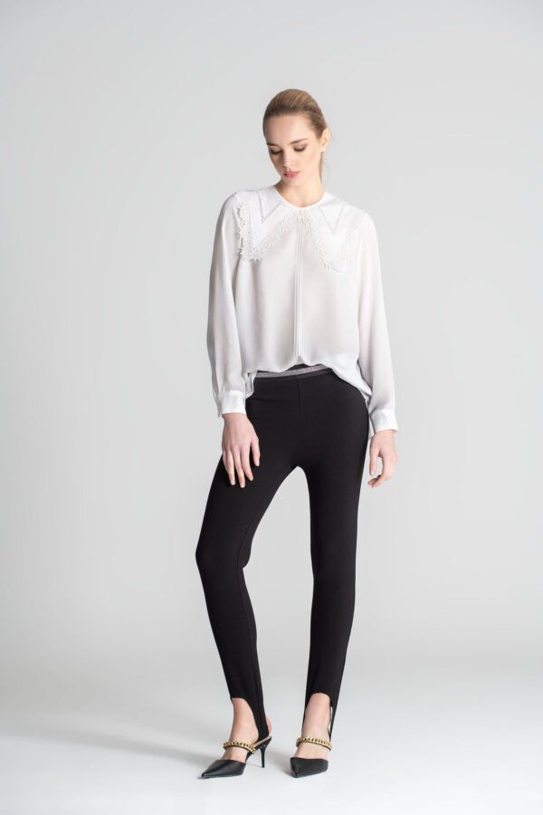BLUSA CON CUELLO BOBO